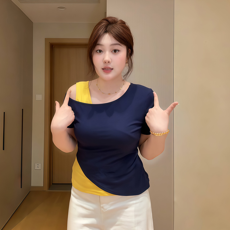 Plus-Size Women's Off-Shoulder Short Sleeve T-Shirt, Slim Fit Faux Two-Piece Top, Summer Fashion for Curvy Women, Trendy Style