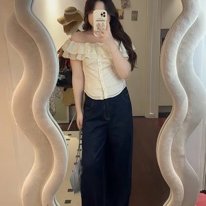 Plus Size Women's Ruffled Off-Shoulder Short Sleeve Shirt - Flattering Summer Style for Curvy Women