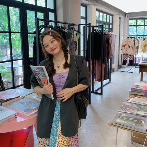 Plus-Size Women's Short-Sleeved Blazer, No Collar, Thin Summer Suit Jacket in Gray - High-End Quality Fashion Outerwear