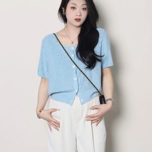 Plus Size Women's Summer Short Sleeve Ice Silk Knitted Top - Flattering Square Neck French Style Blouse for Curvy Figures