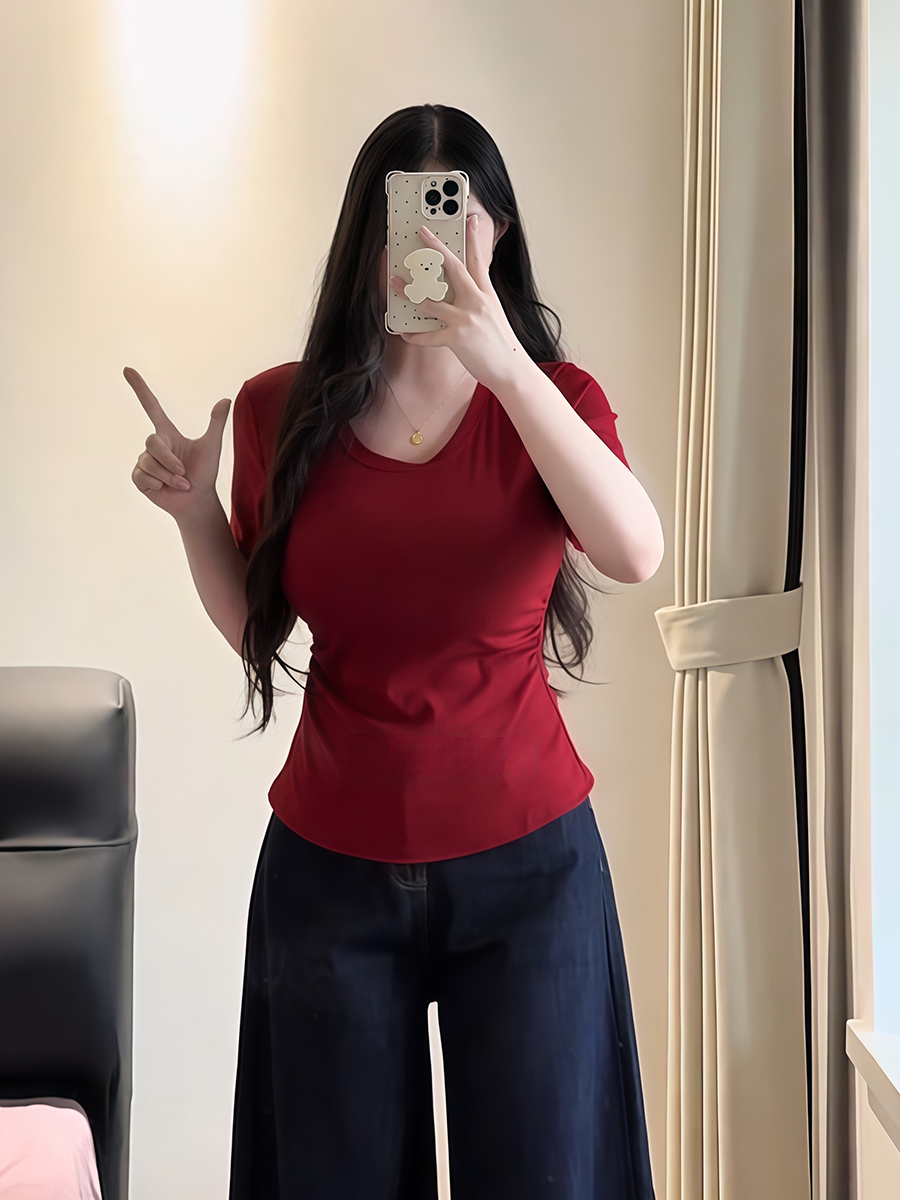 Plus-Size Women's U-Neck Curved Hem Short Sleeve T-Shirt - Summer Pleated Waist Design for a Slimming Effect - Flattering Fit for Curvy Figures Plus-Size Women's U-Neck Curved Hem Short Sleeve T-Shirt - Summer Pleated Waist Design for a Slimming Effect - Flattering Fit for Curvy Figures