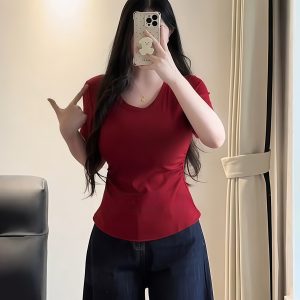 Plus-Size Women's U-Neck Curved Hem Short Sleeve T-Shirt - Summer Pleated Waist Design for a Slimming Effect - Flattering Fit for Curvy Figures