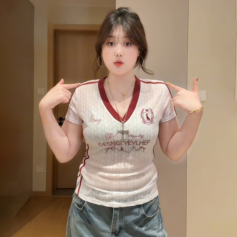 Plus-Size Women's V-Neck Sheer Lace Embroidered Short Sleeve T-Shirt - Summer Slim-Fit American Style for Curvy Figures