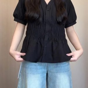 Plus-Size Women's V-Neck Waist-Cinching Pleated Short Sleeve Top - Flattering Summer Shirt for Curvy Figures, Stylish and Youthful Design