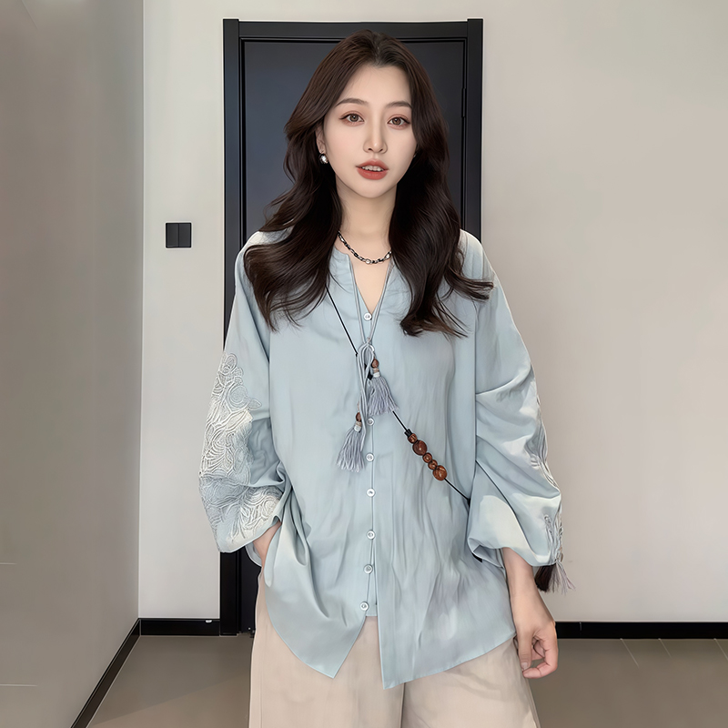 Plus-Size Women's Vintage Embroidered V-Neck Shirt - Loose, Flattering Summer Top for Curvy Figures - Versatile French Style