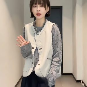 Plus-Size Women's Vintage Frayed Round-Neck Sleeveless Short Coat - Flattering Versatile Spring Vest for Trendy Plus-Size Fashion