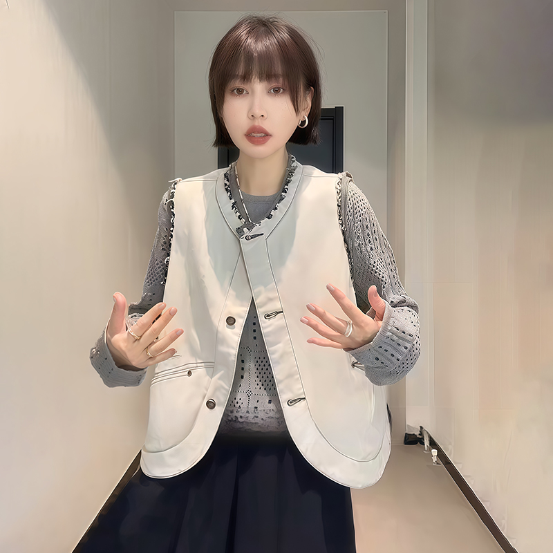 Plus-Size Women's Vintage Frayed Round-Neck Sleeveless Short Coat - Flattering Versatile Spring Vest for Trendy Plus-Size Fashion