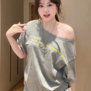 Plus-Size Women's Vintage Off-Shoulder Short Sleeve T-Shirt, Loose-Fitting Summer Top for Curvy Figures, Chic and Slimming Style