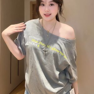 Plus-Size Women's Vintage Off-Shoulder Short Sleeve T-Shirt, Loose-Fitting Summer Top for Curvy Figures, Chic and Slimming Style