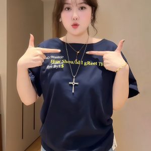 Plus-Size Women's Vintage Off-Shoulder Short Sleeve T-Shirt, Loose-Fitting Summer Top for Curvy Figures, Chic and Slimming Style