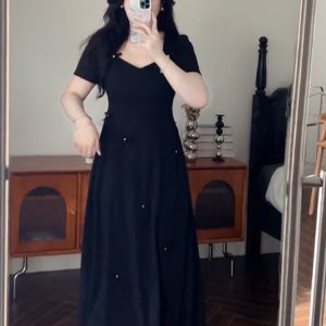 Plus-Size Women's Waist-Cinching Little Black Dress, French Tea Break Style, Summer Collection for Curvy Fashion, Chic Niche Design.