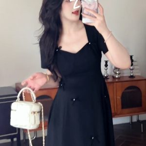 Plus-Size Women's Waist-Cinching Little Black Dress, French Tea Break Style, Summer Collection for Curvy Fashion, Chic Niche Design.