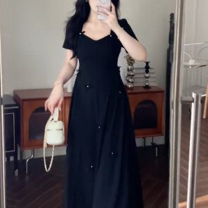 Plus-Size Women's Waist-Cinching Little Black Dress, French Tea Break Style, Summer Collection for Curvy Fashion, Chic Niche Design.