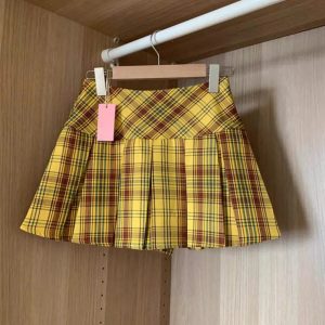 Plus Size Yellow Checkered Pleated Skirt for Women, High-Waisted A-Line Design, Summer College Style, Short Skirt for Petite Fashion
