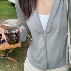 Plus-Size Yoga Jacket - Versatile Slimming Ice Silk Sun Protection Top for Summer Fashion - Lightweight Stylish Outerwear for Curvy Women