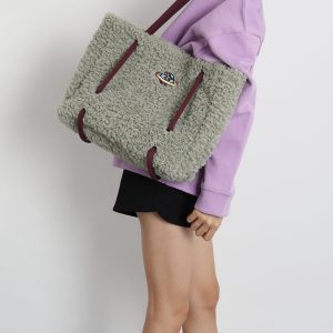 Plush Tote Bag for Women - 2023 Autumn Winter Minimalist Niche Design, Large Capacity High-End Feel Handbag