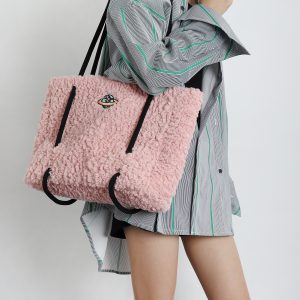 Plush Tote Bag for Women - 2023 Autumn Winter Minimalist Niche Design, Large Capacity High-End Feel Handbag