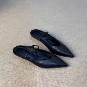 Pointed Thick-Soled Closed-Toe Half Slippers in Sheepskin - French Retro One-Strap Shallow Mouth Mules for Stylish Comfort