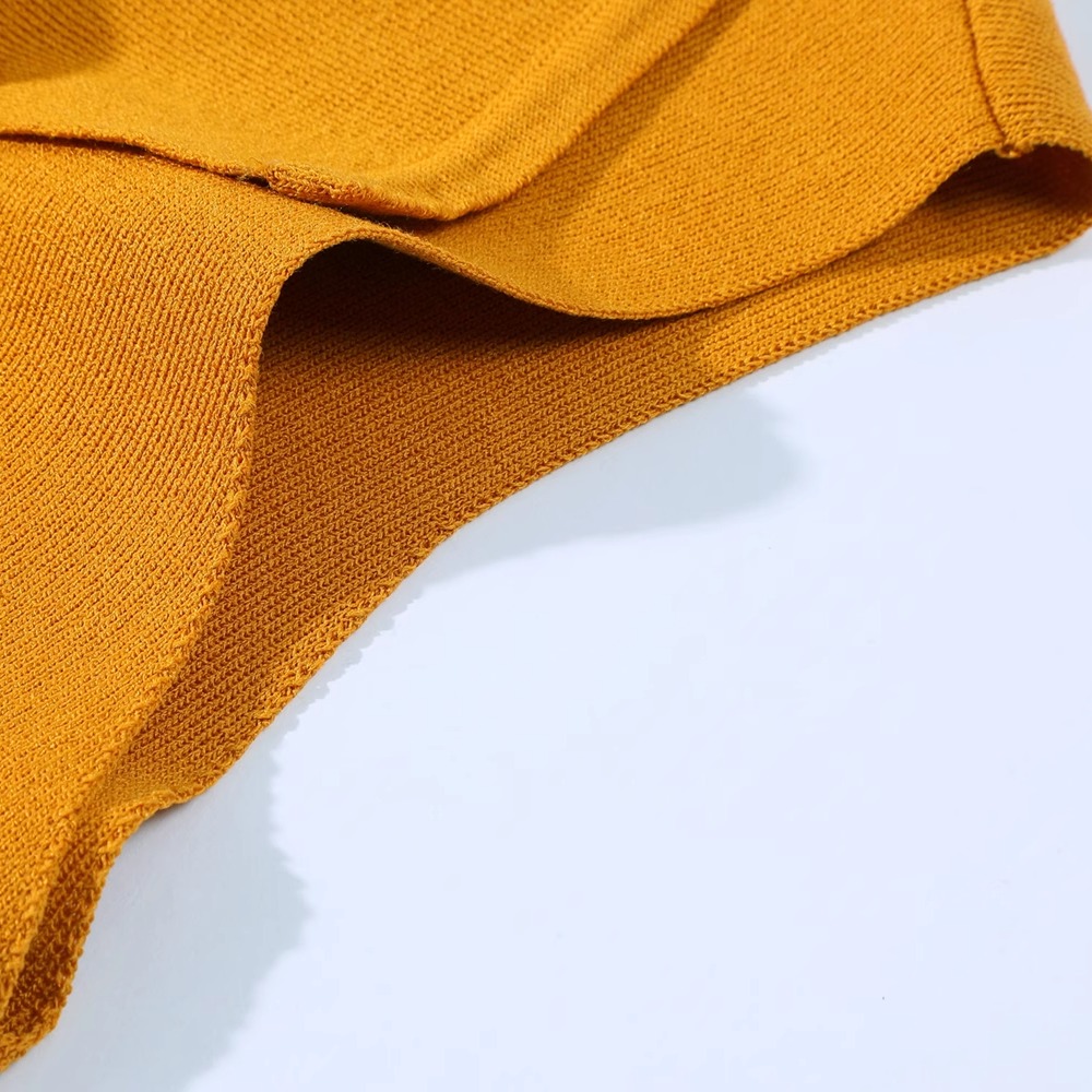 Pumpkin-Colored Sleeveless Knitted T-Shirt with Fitted Waist and Pleated Vest Detail for Women - Perfect for Fall Fashion Pumpkin-Colored Sleeveless Knitted T-Shirt with Fitted Waist and Pleated Vest Detail for Women - Perfect for Fall Fashion