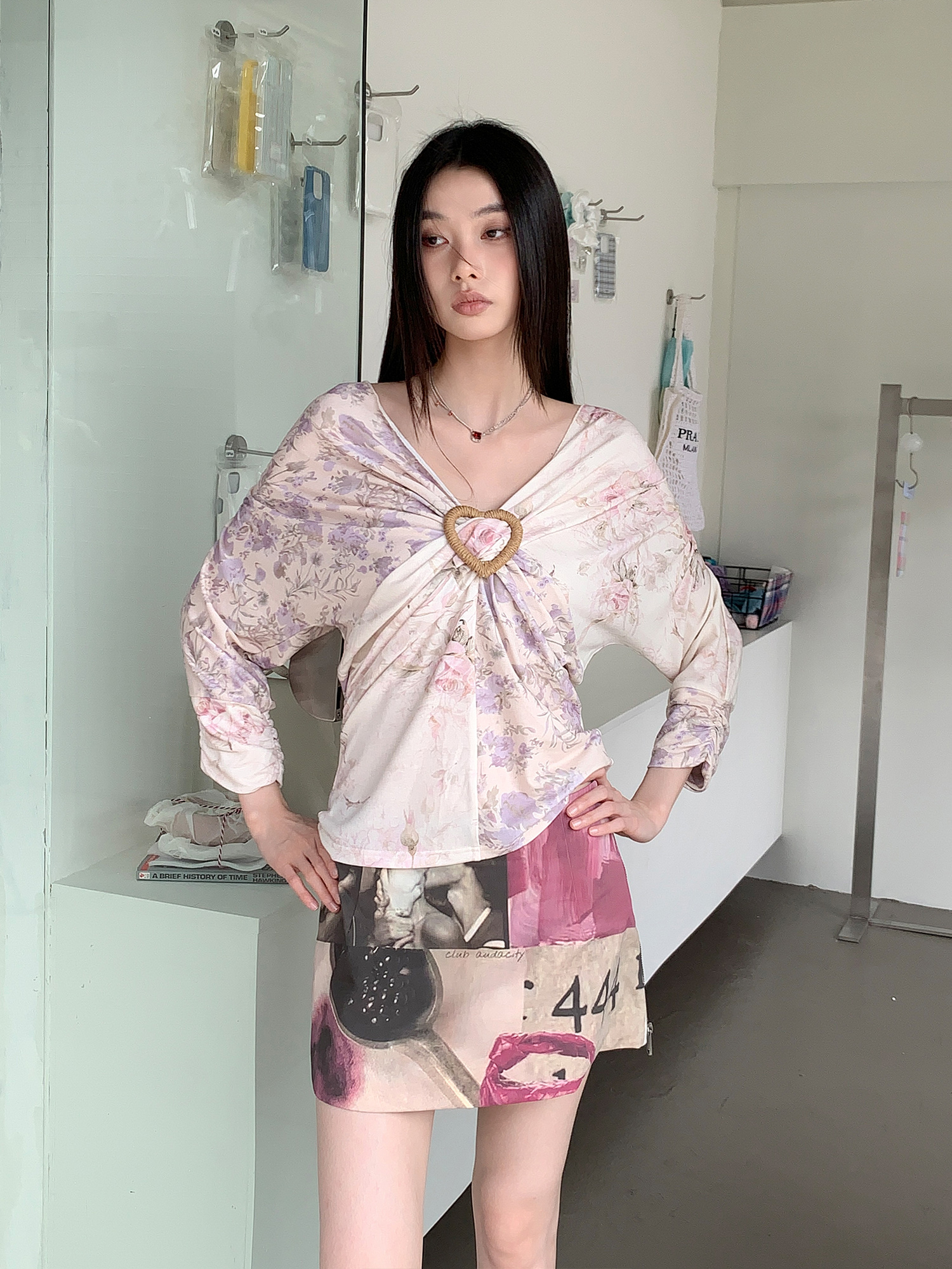 Purple Floral Patchwork V-Neck Knitted Short-Sleeve T-Shirt - Elastic Loose Fit Summer Top for Y2K and 90s Style Purple Floral Patchwork V-Neck Knitted Short-Sleeve T-Shirt - Elastic Loose Fit Summer Top for Y2K and 90s Style