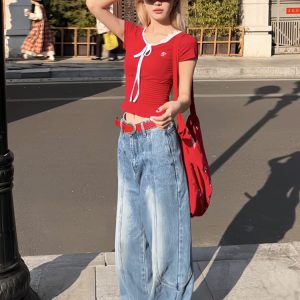 Red Lace V-Neck Short Sleeve Slim Fit Cropped T-Shirt for Summer - Unique Design for Spicy Girl Style