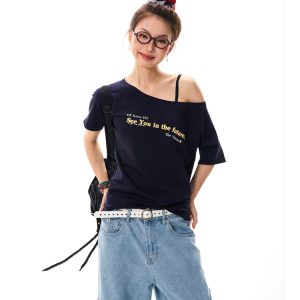 Red Off-Shoulder Short Sleeve T-Shirt for Women - Casual Spicy Girl Top, Versatile Summer 2025 Fashion, Y2K Style