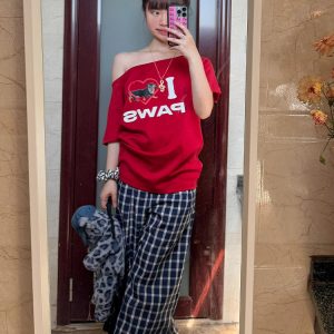 Red Off-Shoulder Short Sleeve Women's Summer T-Shirt with Sausage Dog Print - Casual Loose Fit Sexy American Style Top