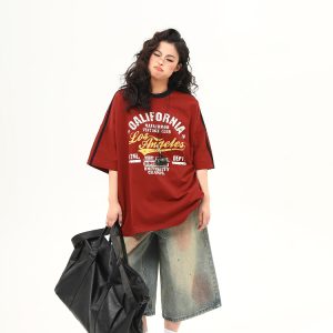 Red Retro Letter Print Short Sleeve T-Shirt for Women - Summer College Style, High-End Feel, Casual American Fashion