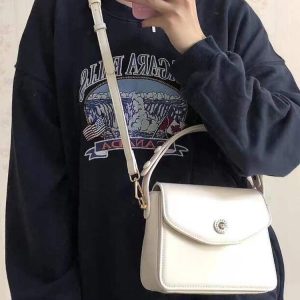 Red Retro-Style Small Square Handbag 2023, High-End Women's Crossbody Bag, Chic Shoulder Bag for Brides and Fashion Lovers