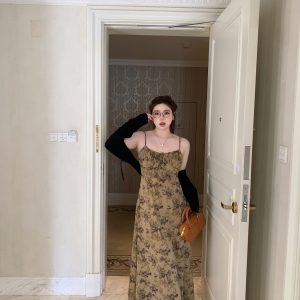 Red Tea Rose French Vintage Ink Wash Printed Slimming Long Dress - Slightly Chubby Fit, Perfect for 90s and Y2K Inspired Looks