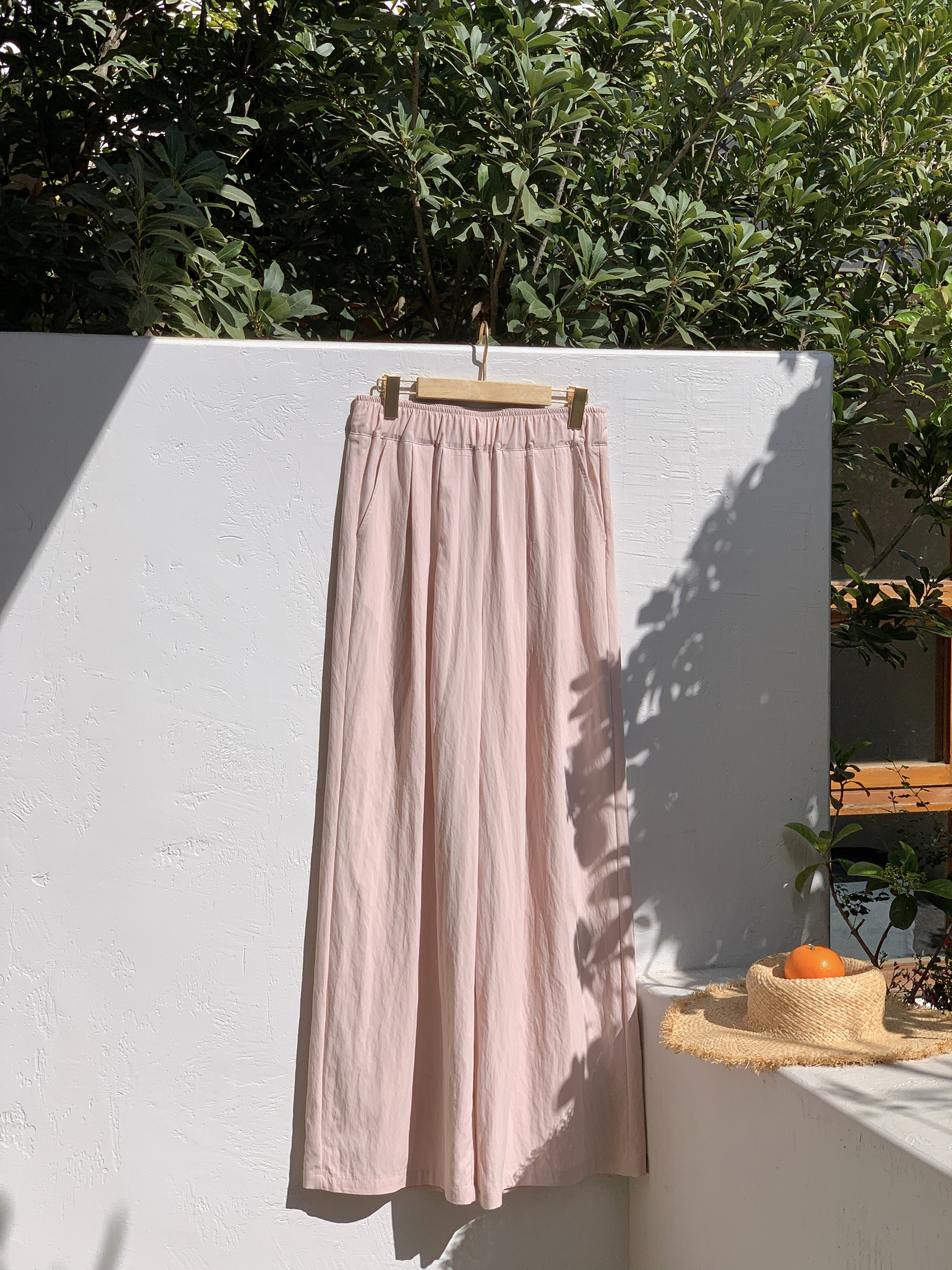 Relaxed Casual Wide-Leg Pants for Comfort - Loose Draping Long Pants Ideal for Air Conditioning and Everyday Wear Relaxed Casual Wide-Leg Pants for Comfort - Loose Draping Long Pants Ideal for Air Conditioning and Everyday Wear