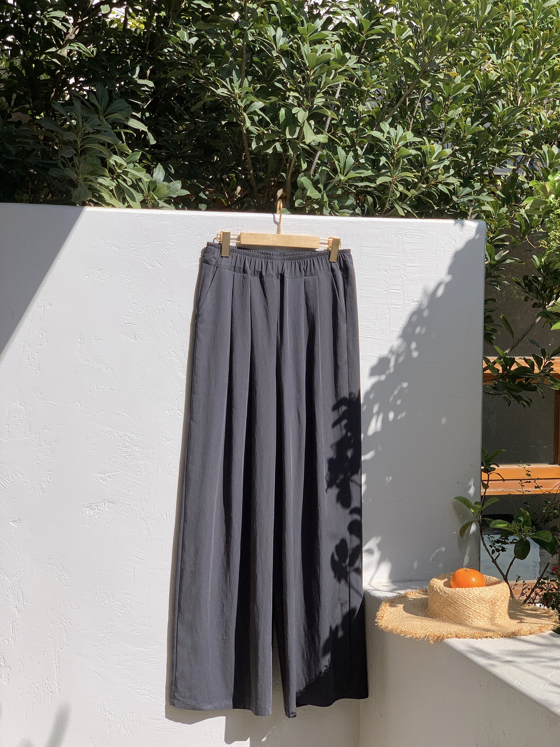 Relaxed Casual Wide-Leg Pants for Comfort - Loose Draping Long Pants Ideal for Air Conditioning and Everyday Wear Relaxed Casual Wide-Leg Pants for Comfort - Loose Draping Long Pants Ideal for Air Conditioning and Everyday Wear