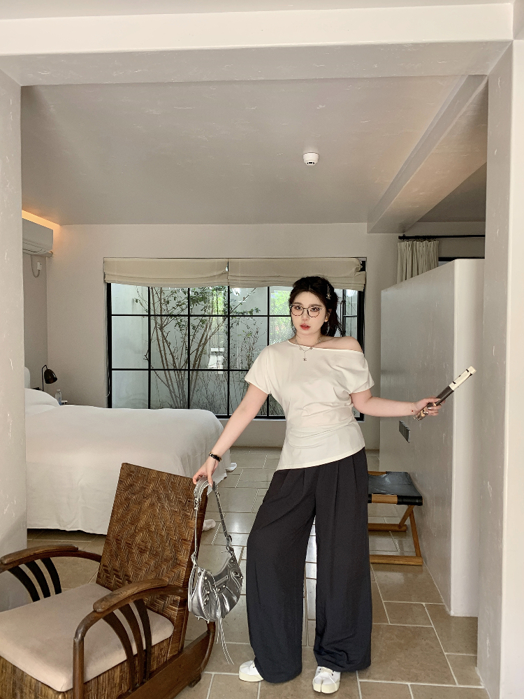 Relaxed Casual Wide-Leg Pants for Comfort - Loose Draping Long Pants Ideal for Air Conditioning and Everyday Wear Relaxed Casual Wide-Leg Pants for Comfort - Loose Draping Long Pants Ideal for Air Conditioning and Everyday Wear