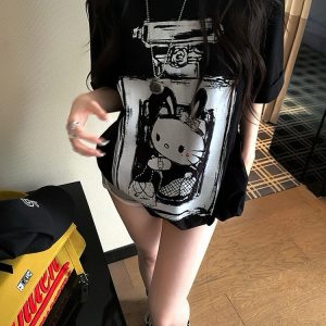 Relaxed Cat Sauce White Oversized Short Sleeve T-Shirt for Women - Casual and Comfy Graphic Tee