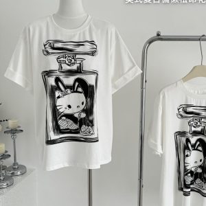 Relaxed Cat Sauce White Oversized Short Sleeve T-Shirt for Women - Casual and Comfy Graphic Tee