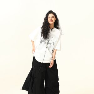 Retro Alien Print Short-Sleeve T-Shirt for Men and Women, Loose Fit Summer Top, Vintage 90s Style, Unisex Fashion Tee