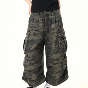Retro Camouflage Wide-Leg Work Pants for Men & Women - Loose Straight Seven-Point Shorts, Street Style, 90s Inspired