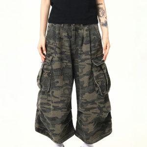 Retro Camouflage Wide-Leg Work Pants for Men & Women - Loose Straight Seven-Point Shorts, Street Style, 90s Inspired