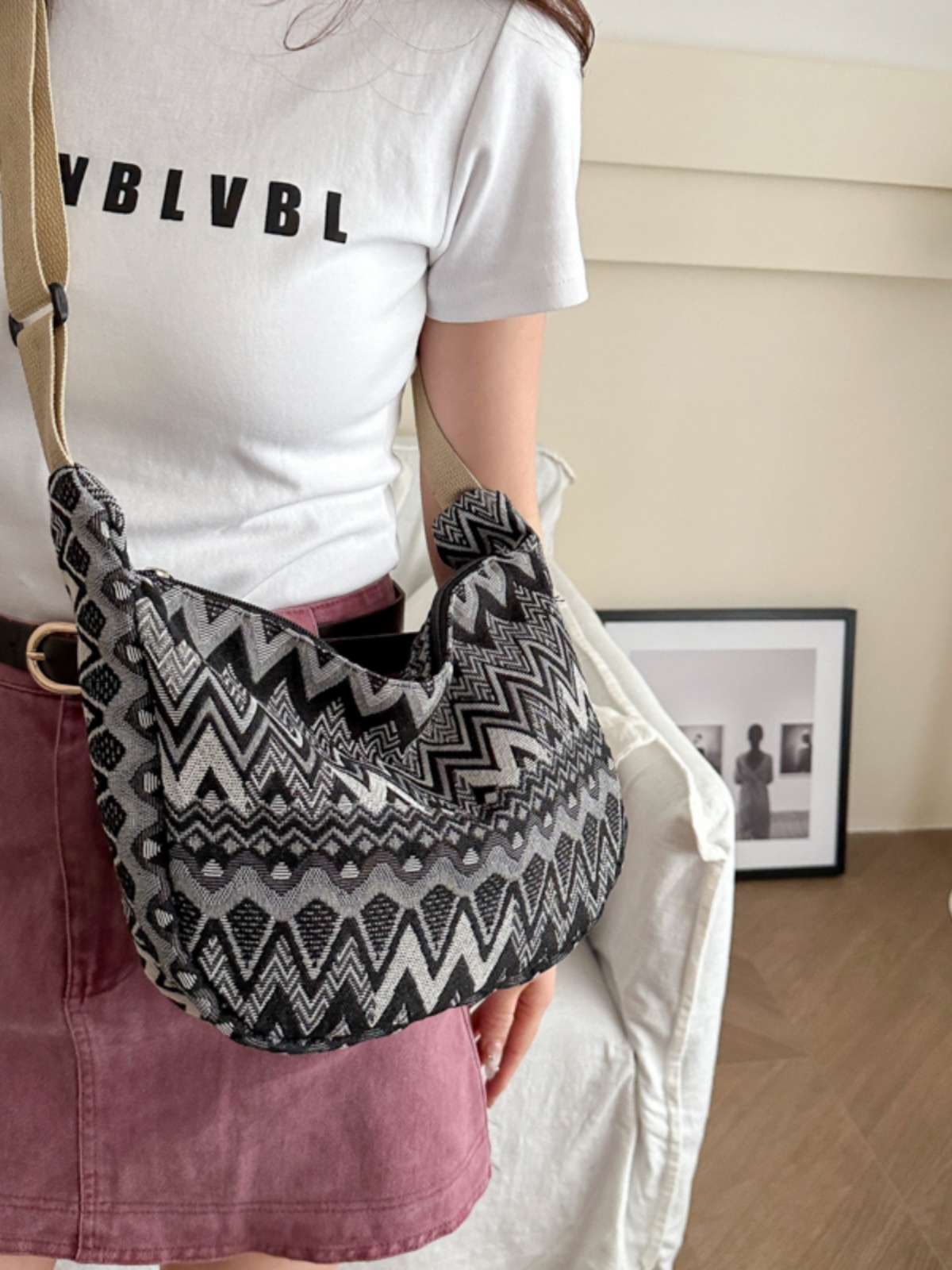 Retro Canvas Crossbody Bag for Women - Ethnic Fashion Versatile Shoulder Dumpling Bag in Lazy Style Retro Canvas Crossbody Bag for Women - Ethnic Fashion Versatile Shoulder Dumpling Bag in Lazy Style