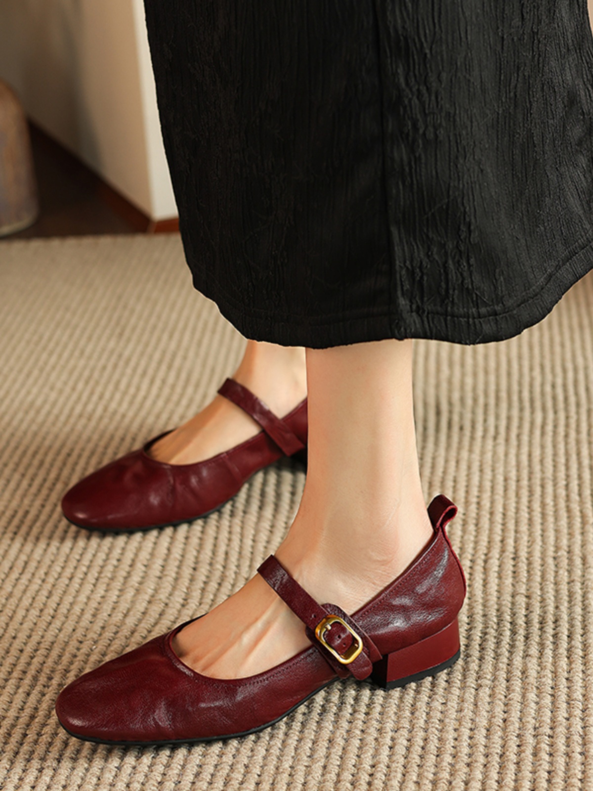 Retro Chunky Heel Mid-Heel Mary Jane Shoes for Women – 2025 Spring/Summer Soft Sole Round Toe Lambskin Footwear Retro Chunky Heel Mid-Heel Mary Jane Shoes for Women – 2025 Spring/Summer Soft Sole Round Toe Lambskin Footwear