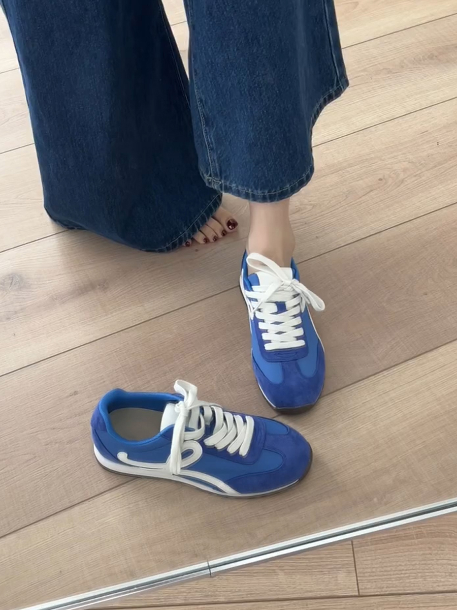 Retro Cowhide Color-Blocking Lace-Up Casual Sports Shoes for Women - Versatile Flat White Sneakers in Trendy Style Retro Cowhide Color-Blocking Lace-Up Casual Sports Shoes for Women - Versatile Flat White Sneakers in Trendy Style