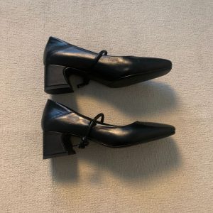 Retro Cowhide High-Heeled Mary Jane Shoes with Square Toe and Single Strap - French Style Chunky Heel Commuter Flats