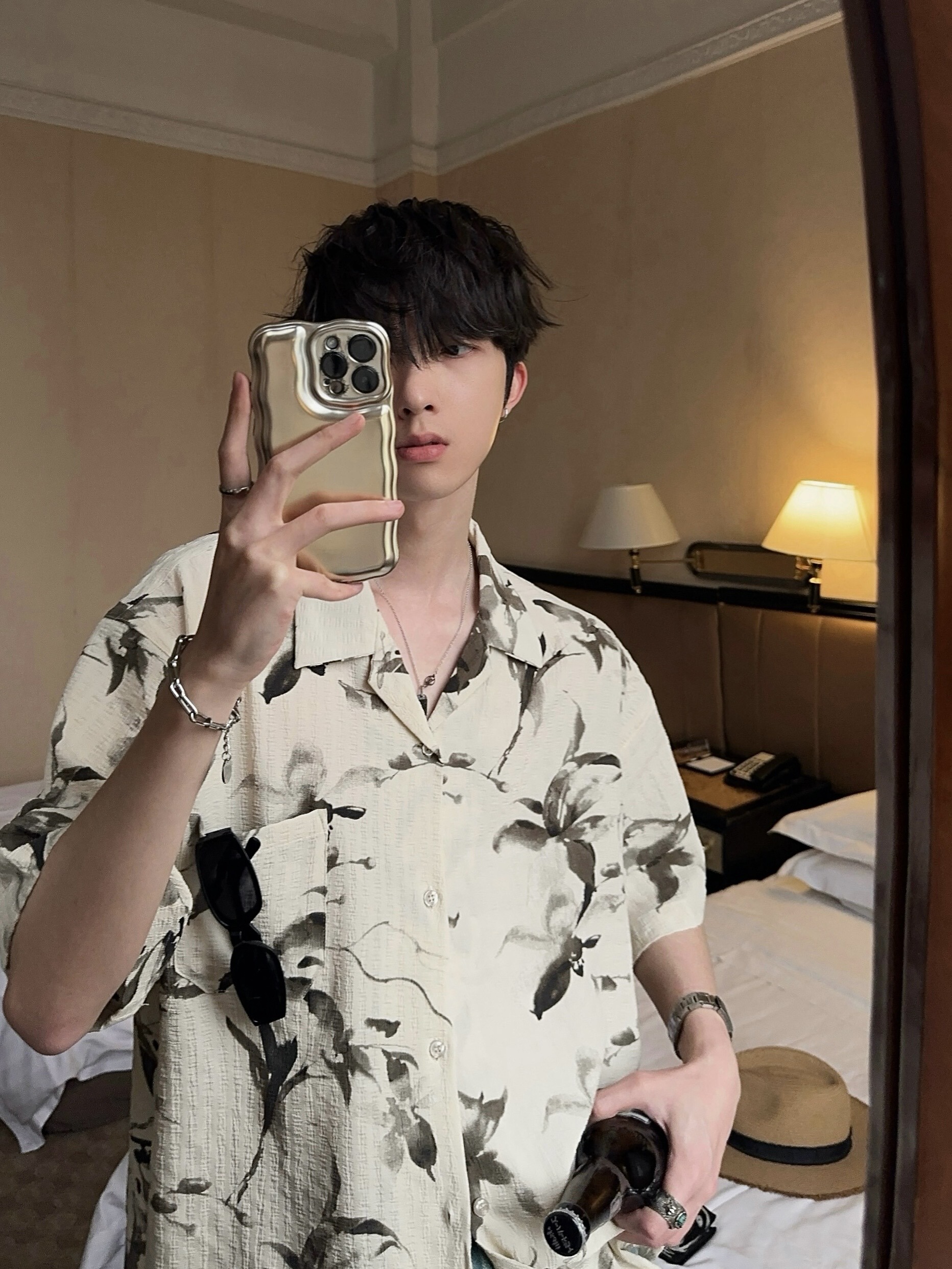 Retro Cuban Collar Floral Short-Sleeve Shirt for Men and Women - Vintage Loose Beach Style, Lightweight Summer Trend Retro Cuban Collar Floral Short-Sleeve Shirt for Men and Women - Vintage Loose Beach Style, Lightweight Summer Trend