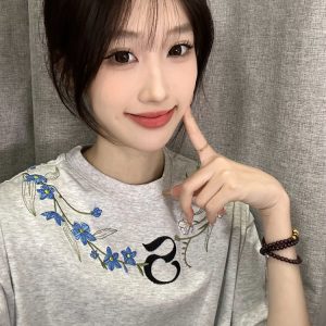 Retro Embroidered Floral Gray Short Sleeve T-Shirt for Women - Summer 2025 High-End Design, Trendy Y2K Style