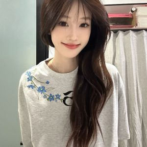 Retro Embroidered Floral Gray Short Sleeve T-Shirt for Women - Summer 2025 High-End Design, Trendy Y2K Style