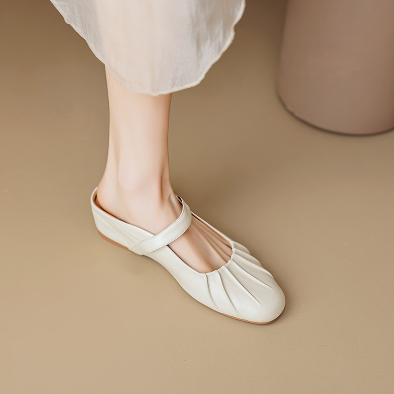Retro Flat-Toe Women's Height-Increasing Slippers - Stylish Italian Design Half-Slippers for Comfortable Chic Fashion Retro Flat-Toe Women's Height-Increasing Slippers - Stylish Italian Design Half-Slippers for Comfortable Chic Fashion