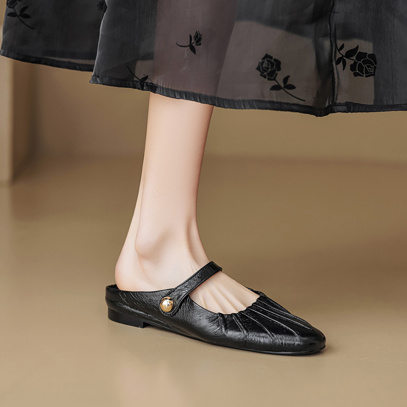 Retro Flat-Toe Women's Height-Increasing Slippers - Stylish Italian Design Half-Slippers for Comfortable Chic Fashion Retro Flat-Toe Women's Height-Increasing Slippers - Stylish Italian Design Half-Slippers for Comfortable Chic Fashion