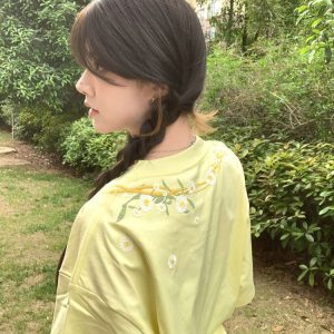 Retro Floral Embroidered Milk Yellow Short Sleeve T-Shirt for Women - Summer 2025 Trendy Half Sleeve Age-Reducing Top