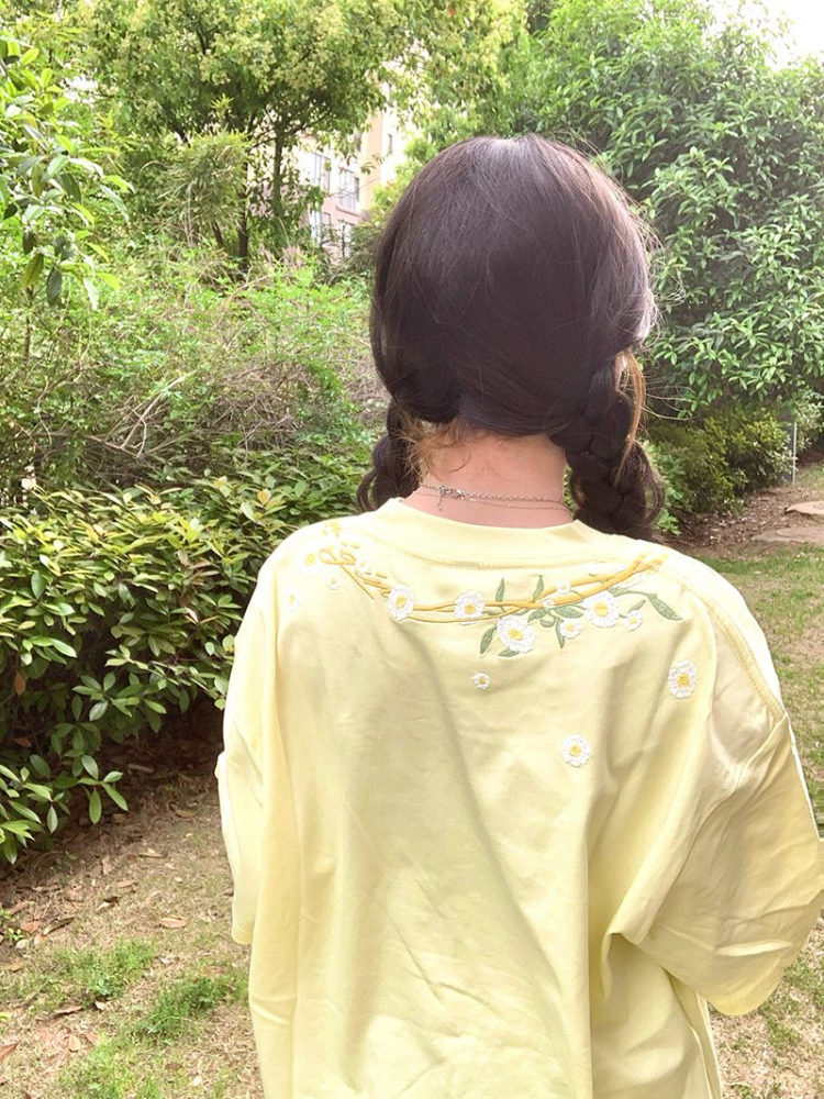 Retro Floral Embroidered Milk Yellow Short Sleeve T-Shirt for Women - Summer 2025 Trendy Half Sleeve Age-Reducing Top Retro Floral Embroidered Milk Yellow Short Sleeve T-Shirt for Women - Summer 2025 Trendy Half Sleeve Age-Reducing Top