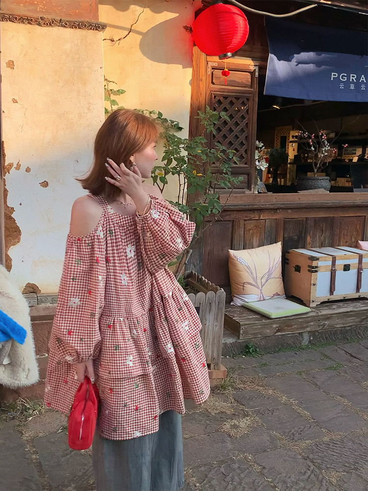 Retro Floral Embroidery Cotton Dress - Women's Off-Shoulder Lantern Sleeve Short Skirt - Vintage Spring Style Retro Floral Embroidery Cotton Dress - Women's Off-Shoulder Lantern Sleeve Short Skirt - Vintage Spring Style